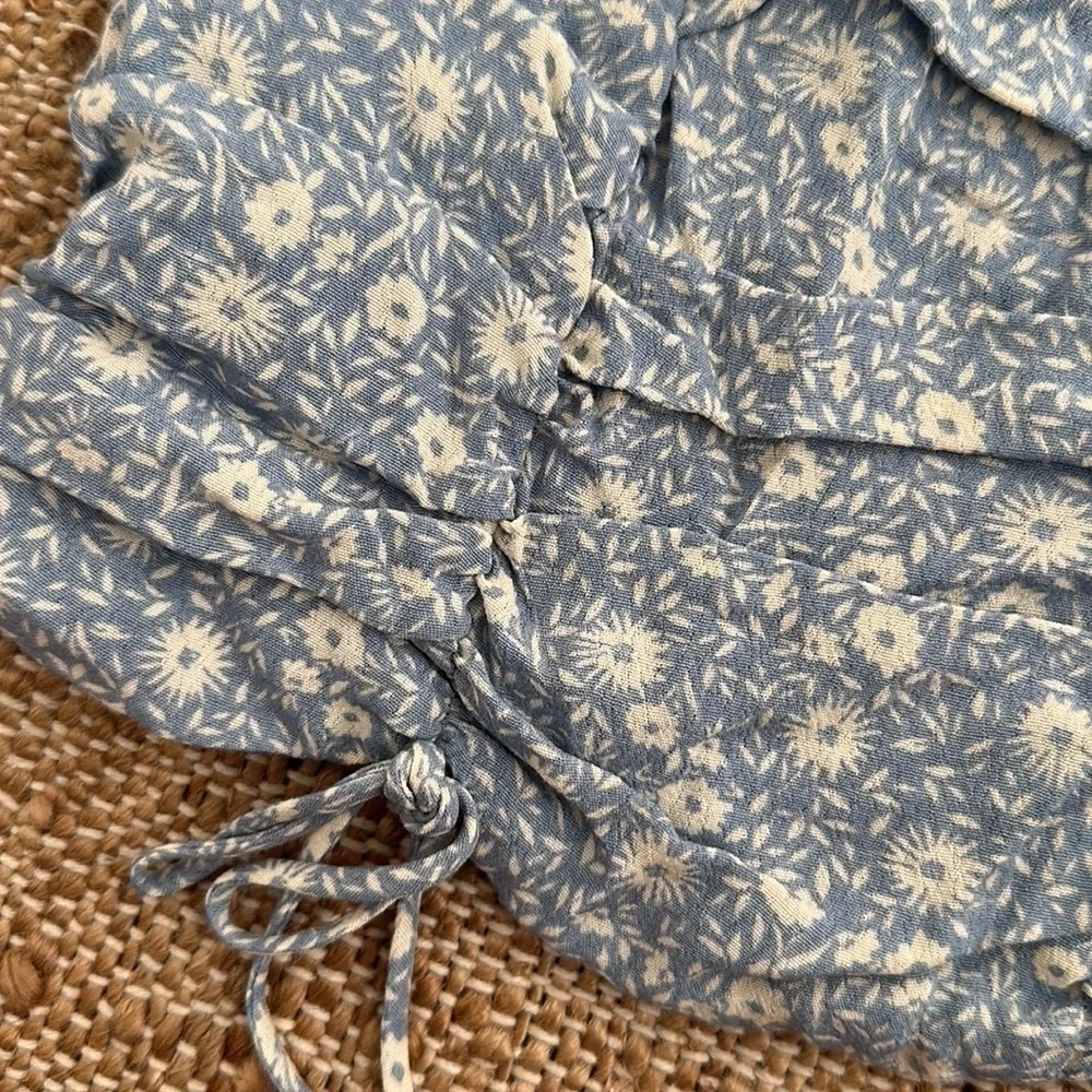 Skylar + Madison Blue and White Floral Crop Cami Top Size Medium - Picture 2 of 4
